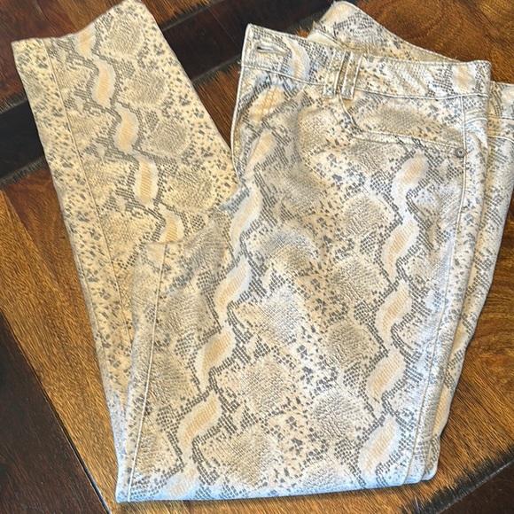 Democracy Snake Print  Justice jegging jeans size 14 EUC - Picture 1 of 5